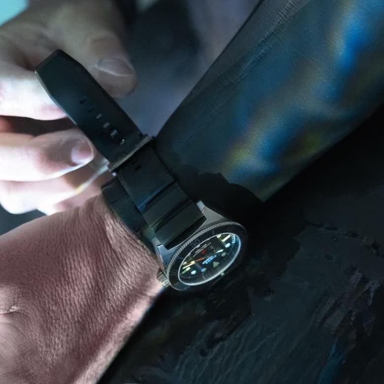 Timex TW2W74700 - Gumowy pasek w zegarkach Timex