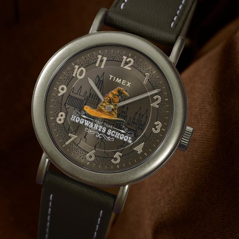 Timex TW2Y77000 - Kluczowe cechy: Harry Potter x Timex Sorting Hat TW2Y77000