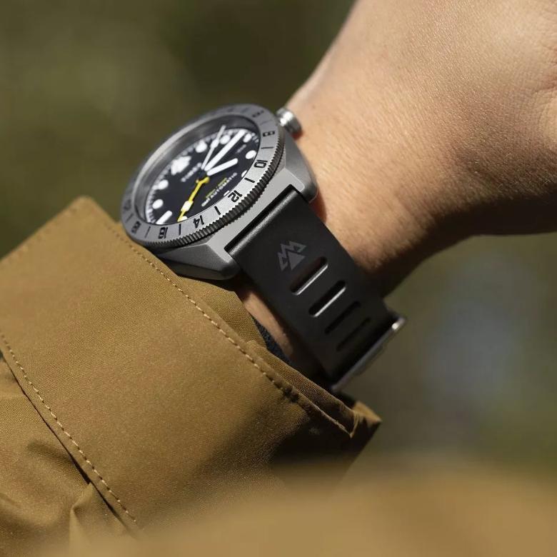 Timex TW2W53000 - Silikonowy pasek w zegarkach Timex