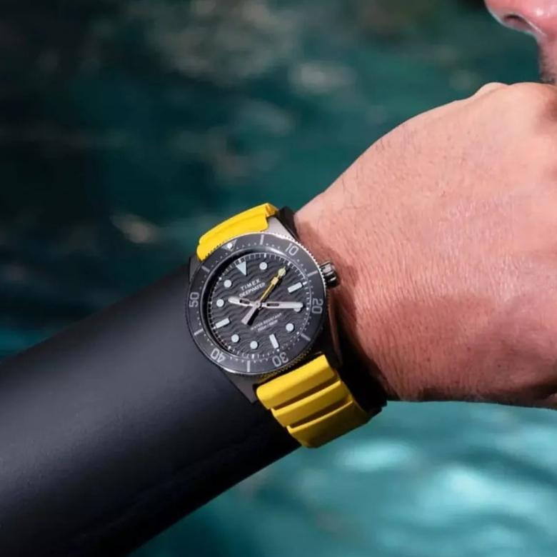 Timex TW2W74800 - Silikonowy pasek w zegarkach Timex
