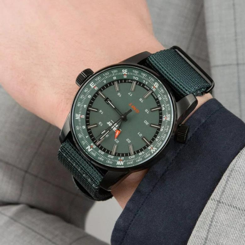 Traser TS-109035 - Kolekcja P68 Pathfinder GMT