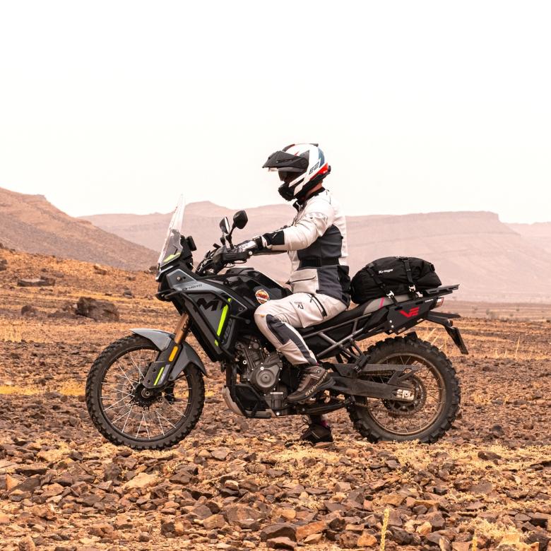 Vostok Europe 6S10-598A753 - „Szlak Tuaregów” - motocyklowa podróż przez Maroko i Saharę