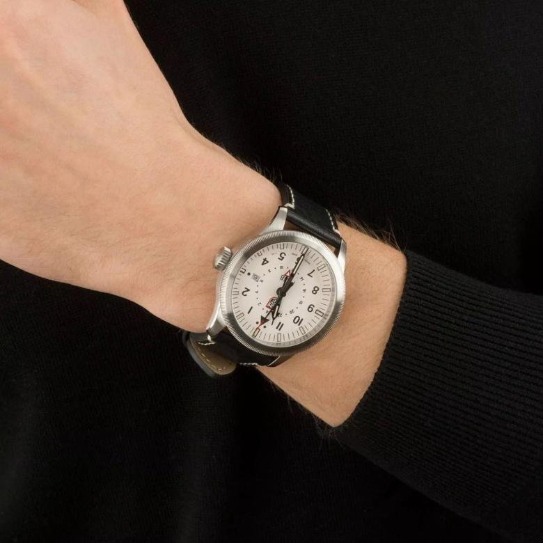 Zegarek Luminox XA.9527 - Tarcza