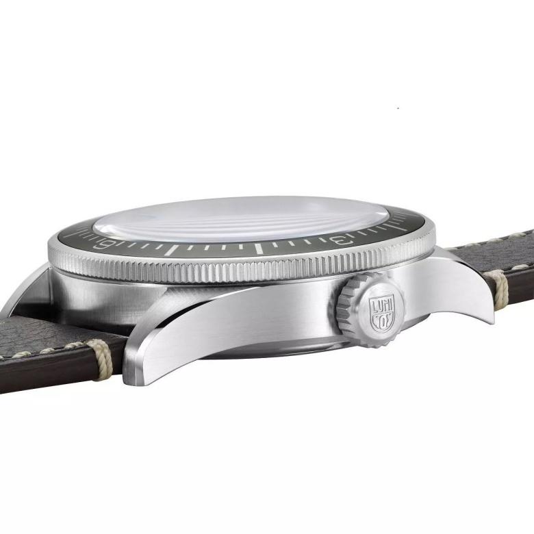Zegarek Luminox XA.9607 - Koronka