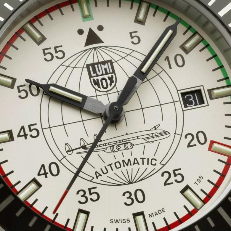 Zegarek Luminox XA.9607 - Tarcza