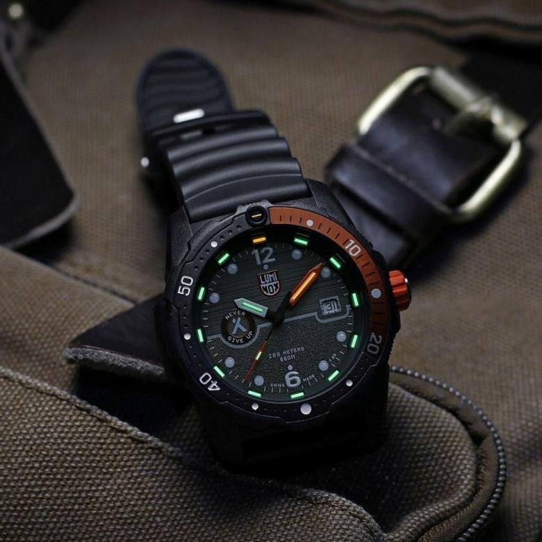 Zegarek Luminox XB.3729 - Luminox Light Technology