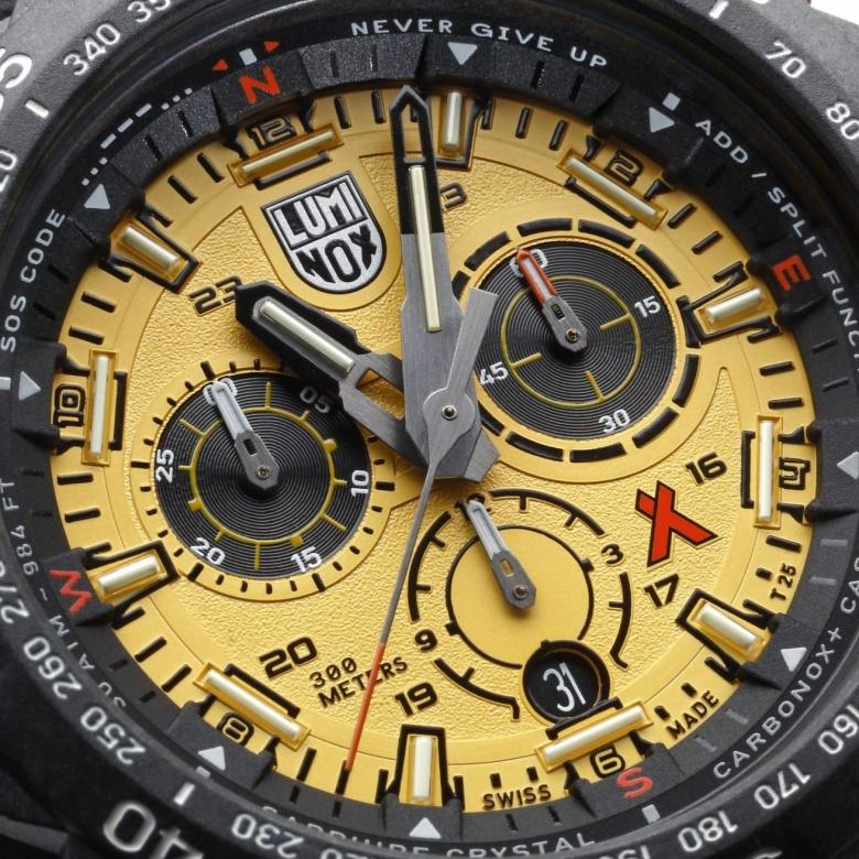 Zegarek Luminox XB.3745 - Tarcza