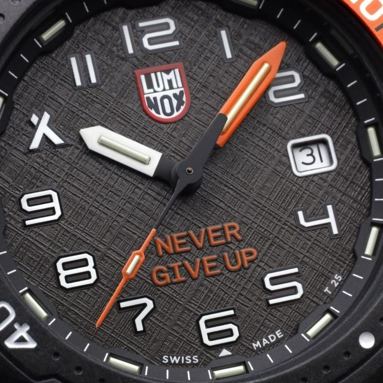 Zegarek Luminox XB.3729.NGU - Tarcza