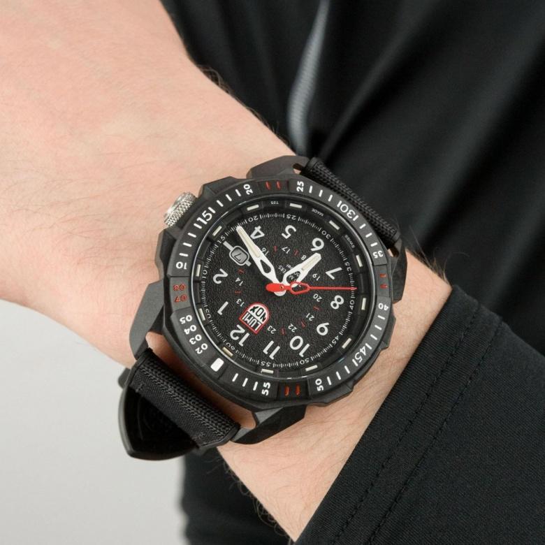Zegarek Luminox XL.1001 - Tarcza