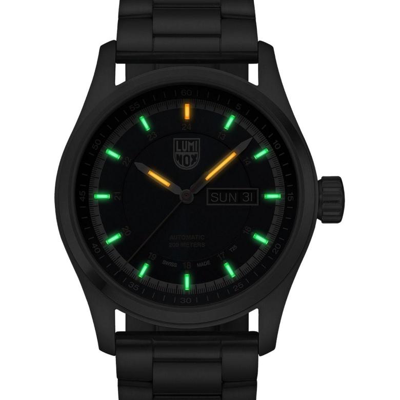 Zegarek Luminox XL.1904 - Luminox Light Technology