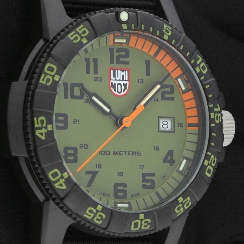 Zegarek Luminox XS.0337 - Tarcza