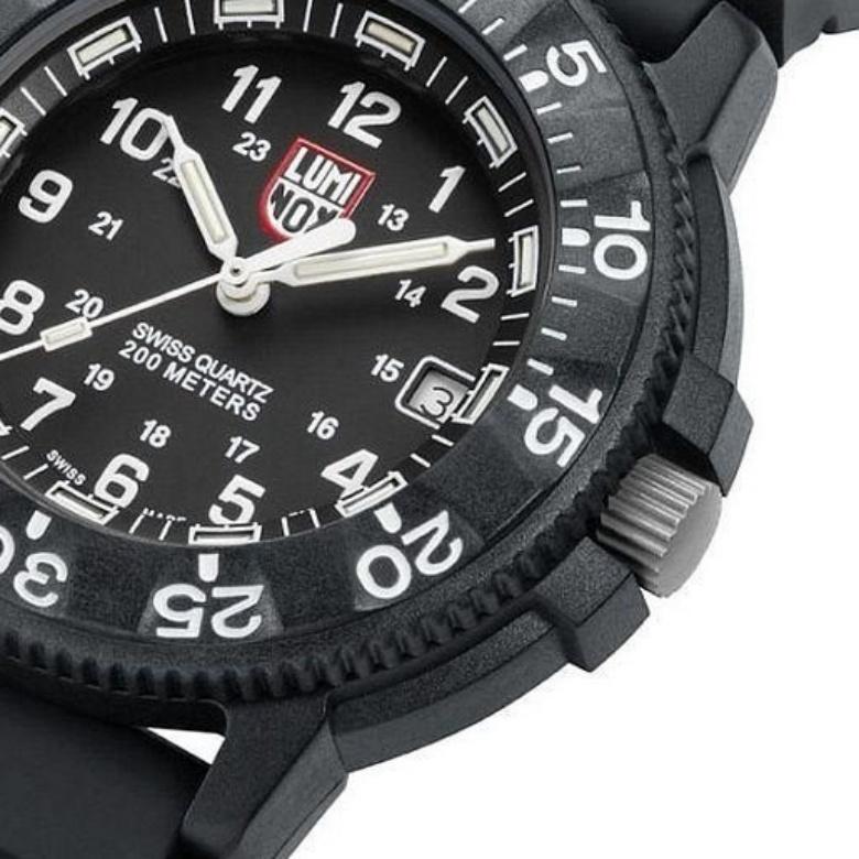 Zegarek Luminox XS.3001.F - Koronka
