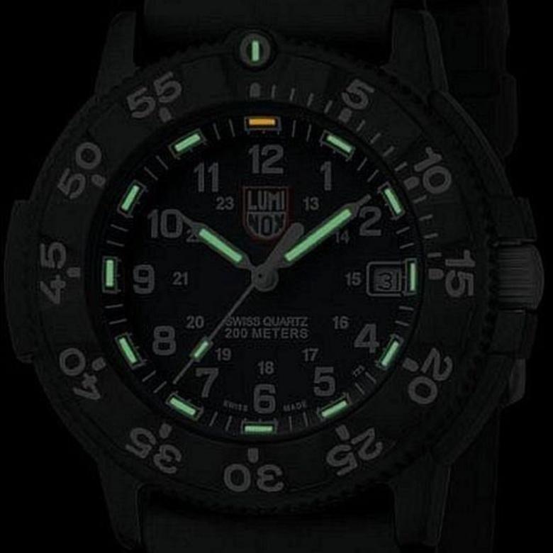 Zegarek Luminox XS.3001.F - Luminox Light Technology