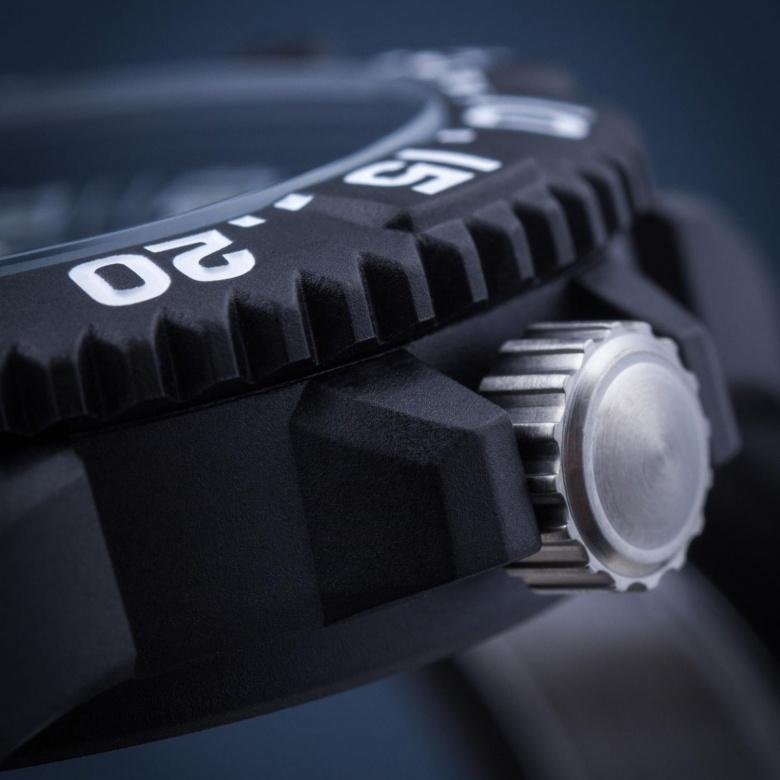 Zegarek Luminox XS.3051.F - Koronka