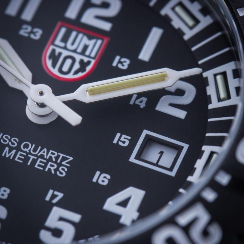 Zegarek Luminox XS.3051.F - Tarcza
