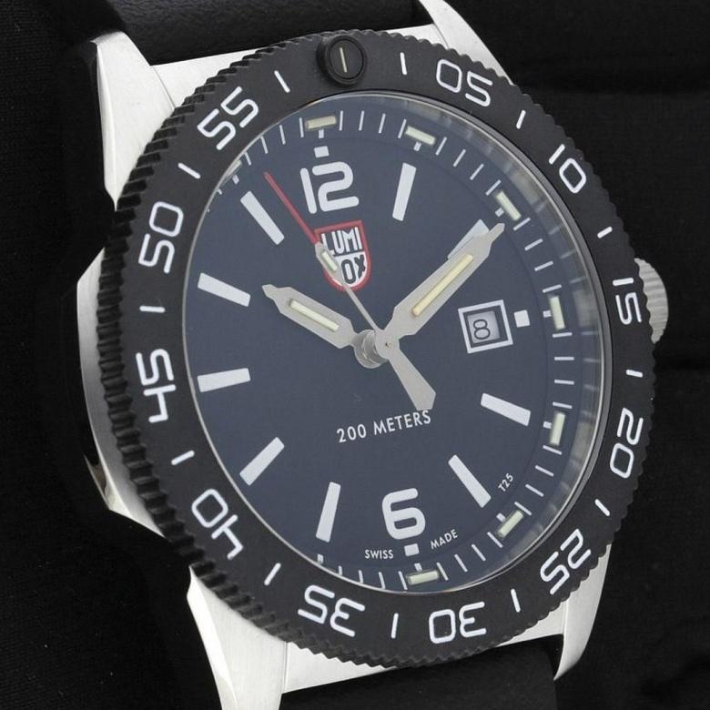 Zegarek Luminox XS.3121 - Bezel