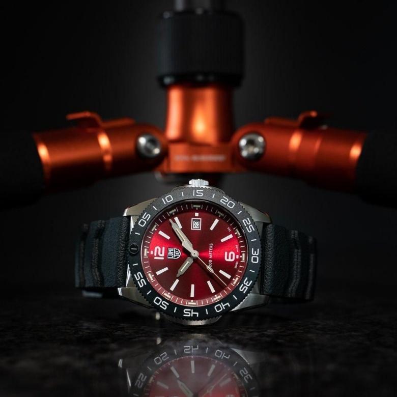 Zegarek Luminox XS.3135 - Tarcza