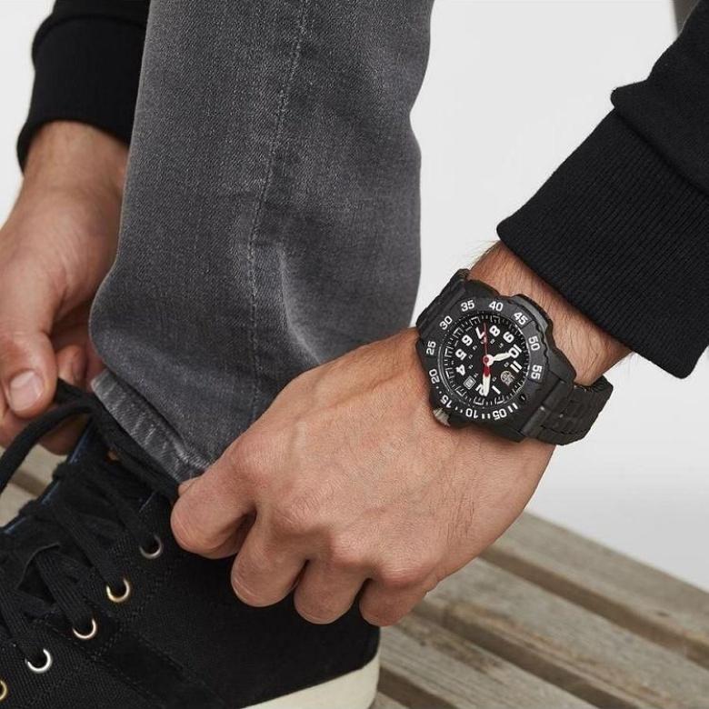 Zegarek Luminox XS.3502.L - Bezel