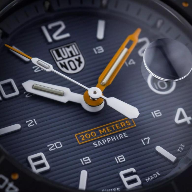 Zegarek Luminox XS.3602.NSF - Tarcza