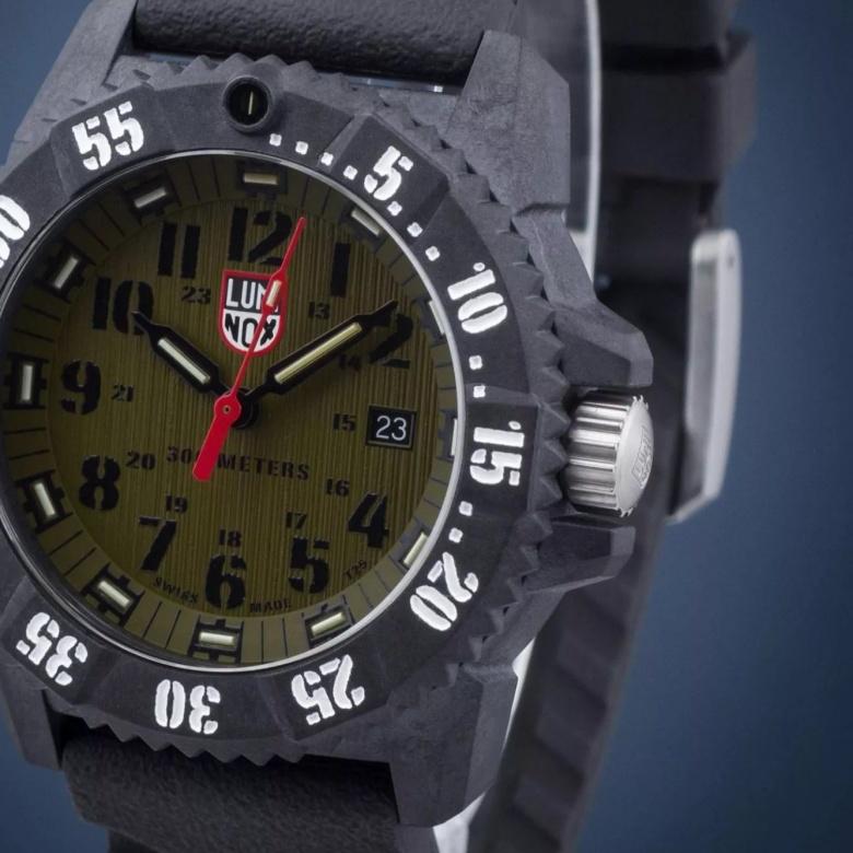 Zegarek Luminox XS.3813.L - Koronka