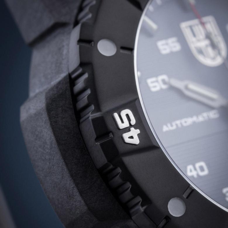 Zegarek Luminox XS.3863 - Bezel