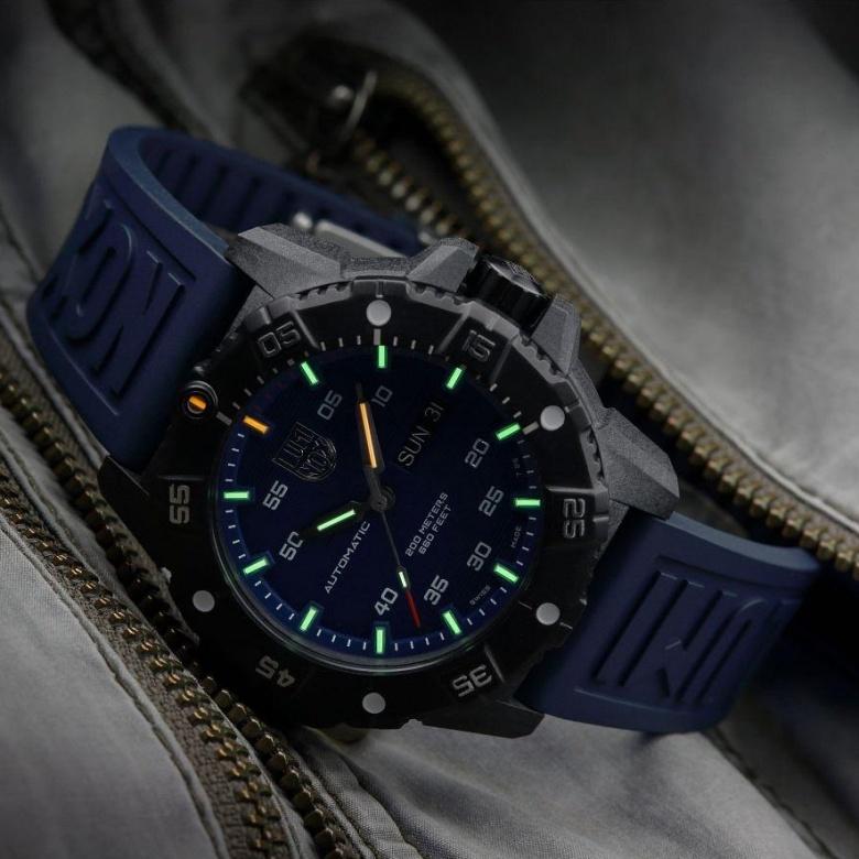 Zegarek Luminox XS.3863 - Luminox Light Technology