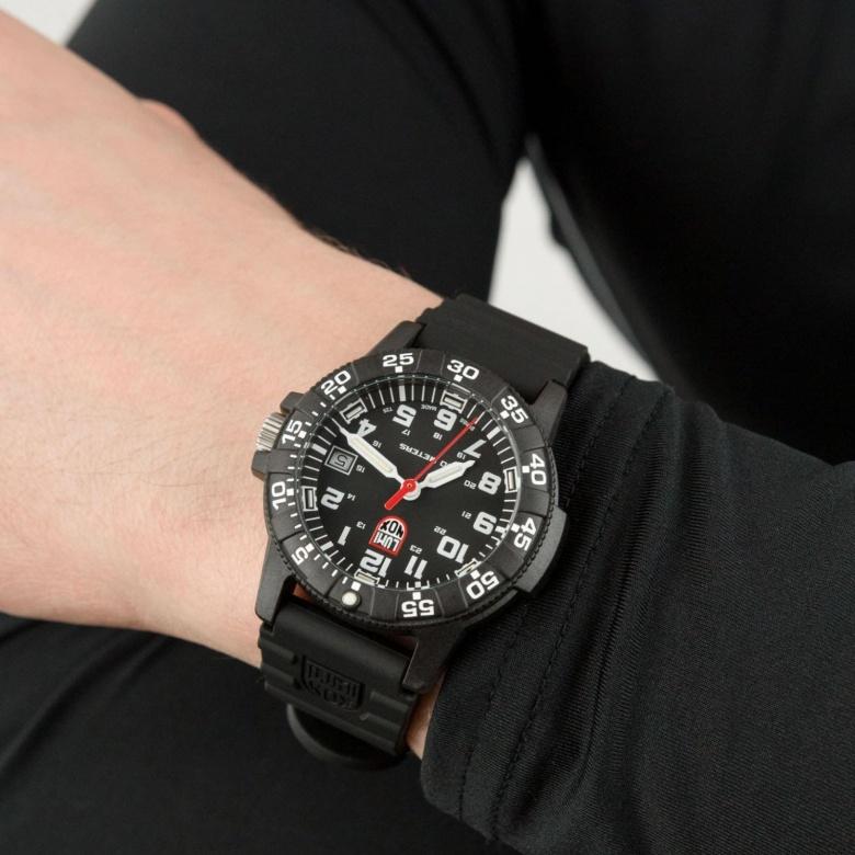 Zegarek Luminox XS.0301.L - Bezel