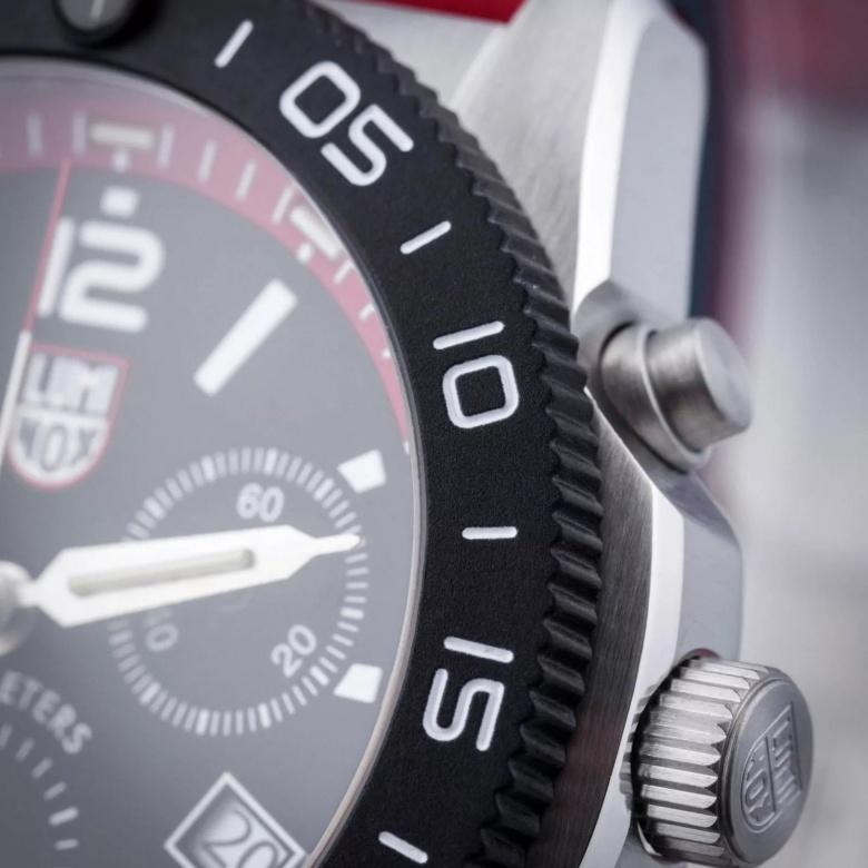 Zegarek Luminox XS.3155 - Bezel
