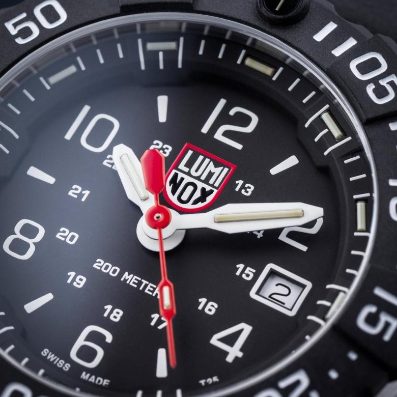 Zegarek Luminox XS.3251.CB - Tarcza