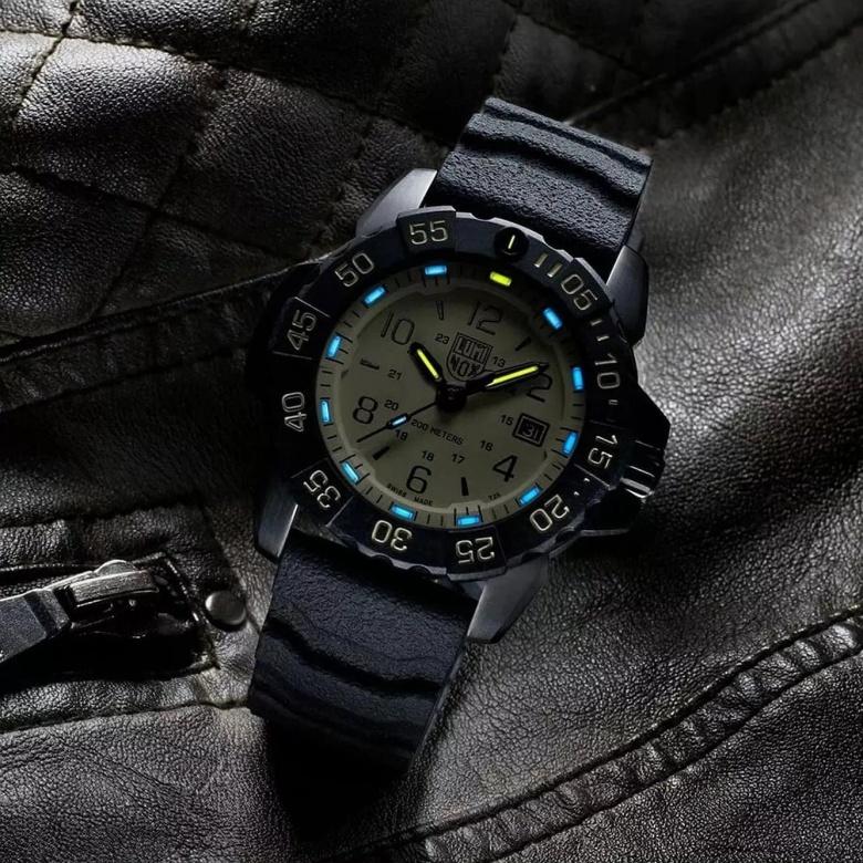 Zegarek Luminox XS.3251.CBNSF.SET - Luminox Light Technology