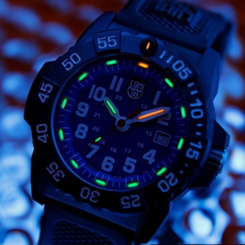 Zegarek Luminox XS.3503.F - Luminox Light Technology
