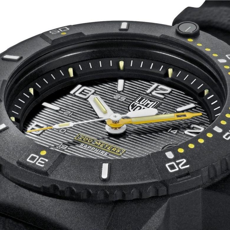 Zegarek Luminox XS.3601 - Bezel