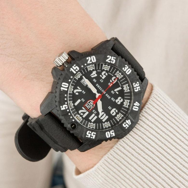 Zegarek Luminox XS.3801.L - Bezel