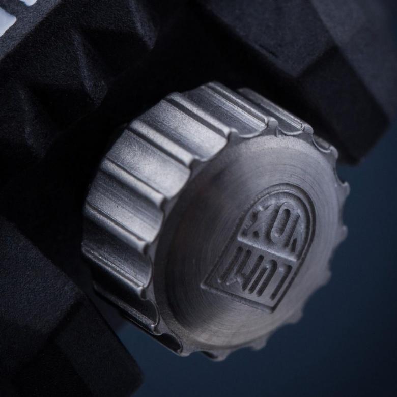 Zegarek Luminox XS.3801.L - Koronka