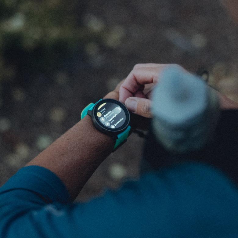 Suunto Race S Titanium Courtney Power Blue SS051153000