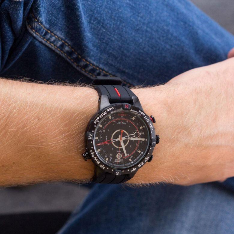 Timex Expedition Military Allied na nadgarstku